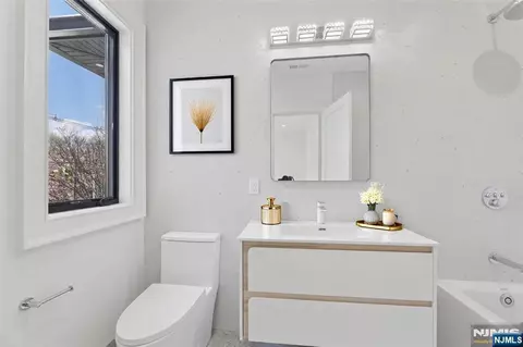 Bath - 228 Spring Valley Rd, Paramus, NJ 07652 photo 7 of 8