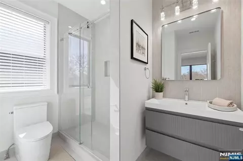 Bath - 228 Spring Valley Rd, Paramus, NJ 07652 photo 5 of 8