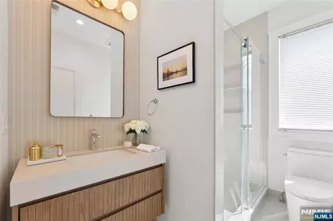 Bath - 228 Spring Valley Rd, Paramus, NJ 07652 photo 6 of 8