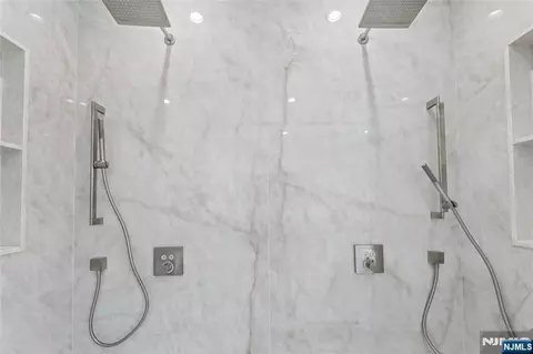 Bath - 228 Spring Valley Rd, Paramus, NJ 07652 photo 4 of 8