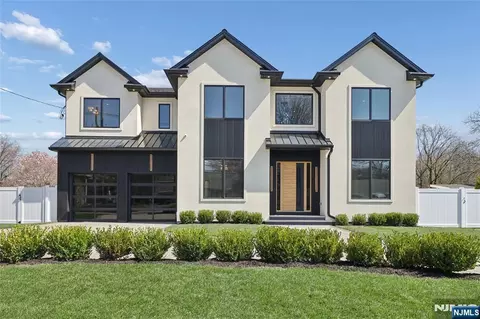 228 Spring Valley Rd, Paramus, NJ 07652 photo 1