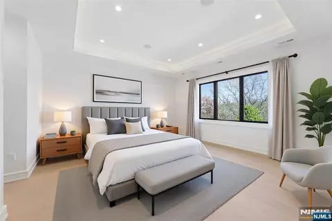 Bedroom - 228 Spring Valley Rd, Paramus, NJ 07652 photo 3 of 8