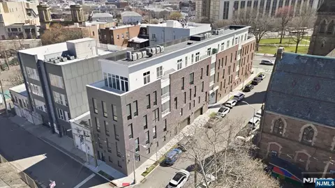 21 Lincoln #101, Newark, NJ 07102