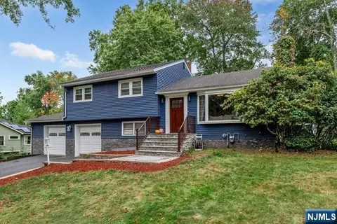 717 Orange Ct, River Vale, NJ 07675