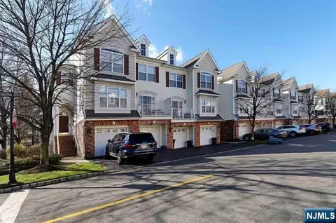 2 Marina Dr #2, Bayonne, NJ 07002