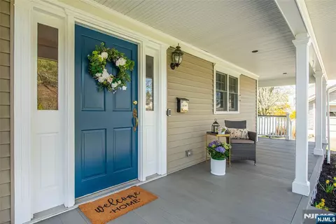 376 Lafayette Rd, Harrington Park, NJ 07640