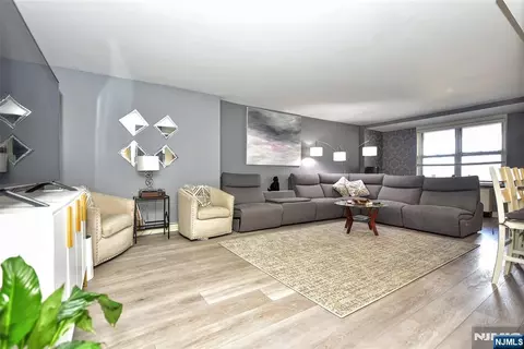 Living - 301 Beech St #2F, Hackensack, NJ 07601 photo 1 of 3