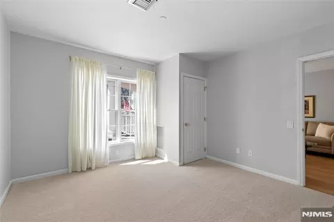 189 Forest Ave #108, Paramus, NJ 07652 photo 15