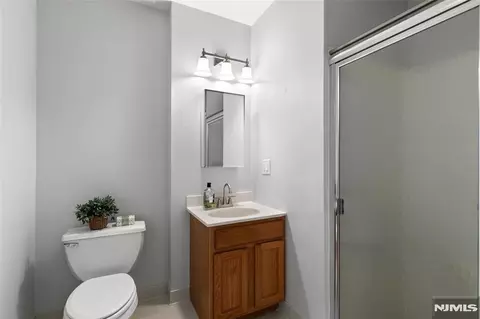 189 Forest Ave #108, Paramus, NJ 07652 photo 16