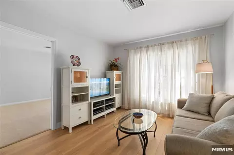 189 Forest Ave #108, Paramus, NJ 07652 photo 6