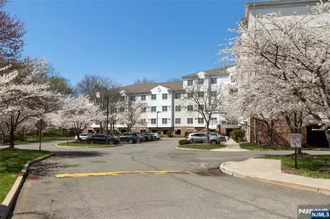 Exterior - 189 Forest Ave #108, Paramus, NJ 07652 photo 1 of 2