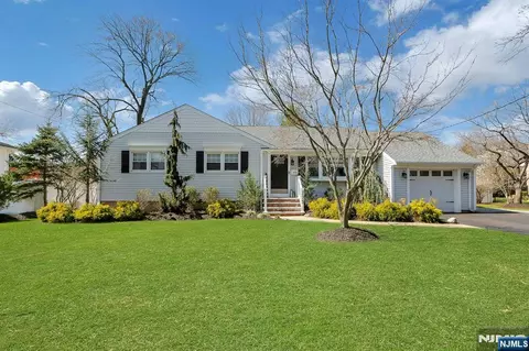 205 Rockland Ave, River Vale, NJ 07675