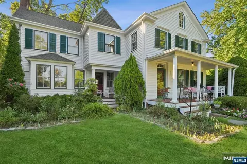 400 Grove St, Montclair, NJ 07043