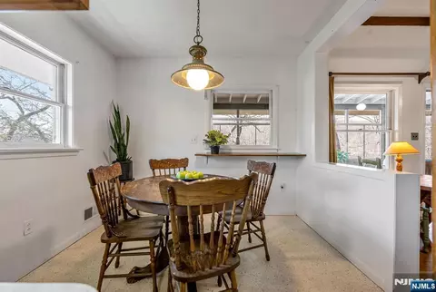 Dining - 27 Middle Rd, Haskell, NJ 07420 photo 3 of 3
