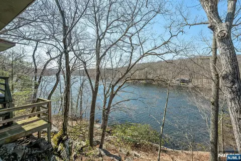 View/Area - 27 Middle Rd, Haskell, NJ 07420 photo 1 of 6