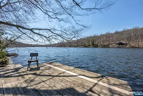 View/Area - 27 Middle Rd, Haskell, NJ 07420 photo 2 of 6