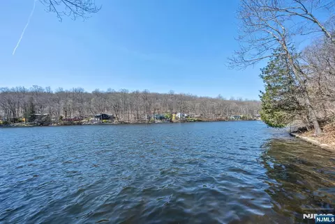 View/Area - 27 Middle Rd, Haskell, NJ 07420 photo 3 of 6
