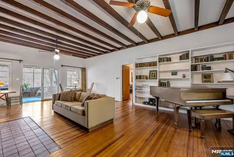 Living - 27 Middle Rd, Haskell, NJ 07420 photo 1 of 4