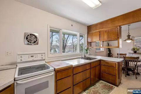 Kitchen - 27 Middle Rd, Haskell, NJ 07420 photo 1 of 2