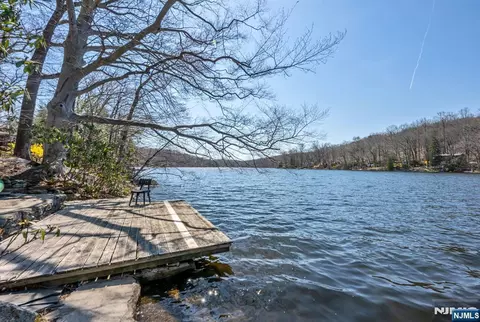 View/Area - 27 Middle Rd, Haskell, NJ 07420 photo 4 of 6