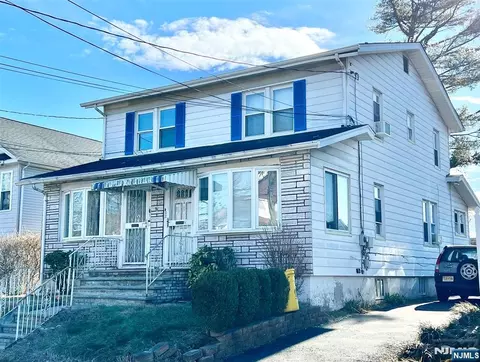 54 Intervale Rd, Teaneck, NJ 07666