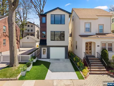 416 8th St, Fairview, NJ 07022