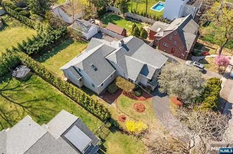 19 Central Ave, Demarest, NJ 07627