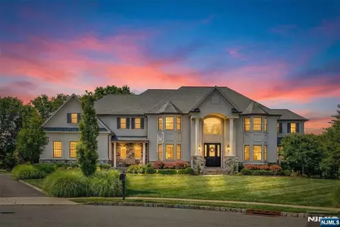 8 Philhower Ct, Denville, NJ 07834