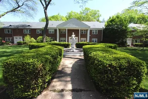 151 Palisade Ave #C2, Englewood, NJ 07631