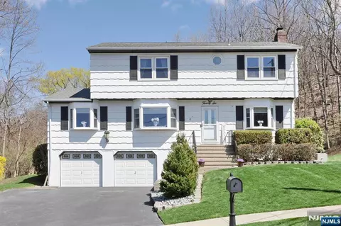 26 Scrivani Dr, Wanaque, NJ 07465