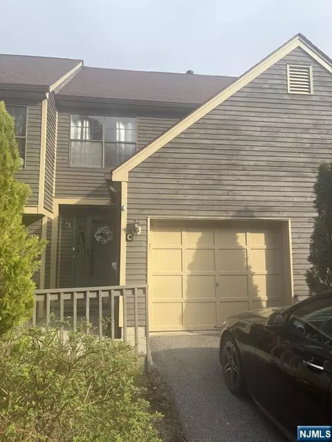 51 Beacon Hill Rd #C, West Milford, NJ 07480