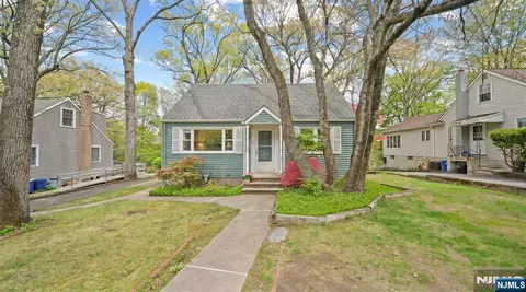 34 Zimmer Ave, Midland Park, NJ 07432
