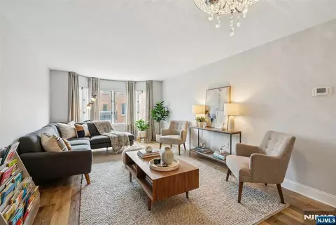 403 Hancock Ct #403, Edgewater, NJ 07020