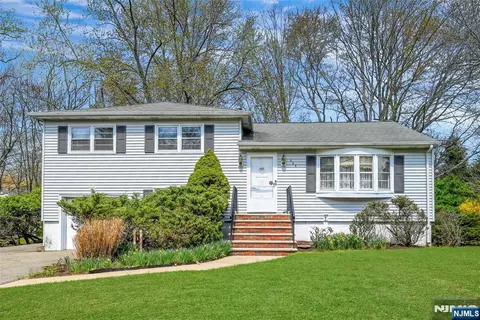 664 Woodside Ave, River Vale, NJ 07675