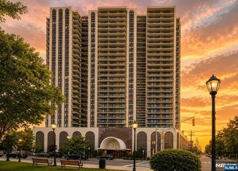 7855 Boulevard #1106, North Bergen, NJ 07047