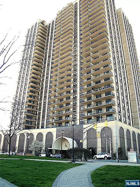 7855 Boulevard #1106, North Bergen, NJ 07047
