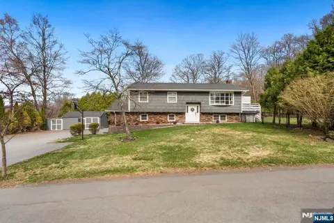 13 Hunters Ln, Byram Township, NJ 07821