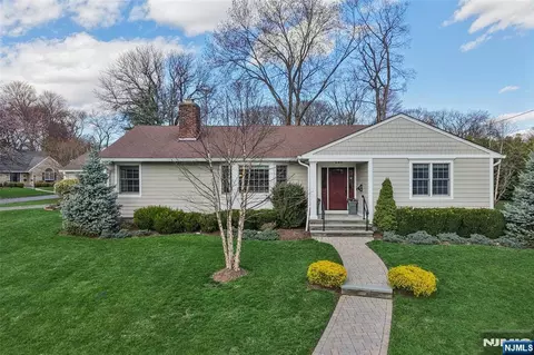 395 Frances Pl, Wyckoff, NJ 07481