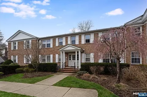 364 E Ridgewood Ave #6, Ridgewood, NJ 07450