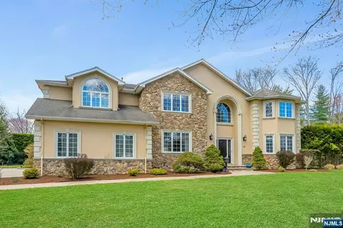 103 Ivy Ln, River Vale, NJ 07675