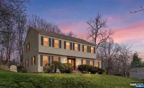 139 Berkeley Cir, Bernards, NJ 07920