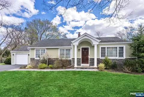 8 Prescott Rd, Ho Ho Kus, NJ 07423