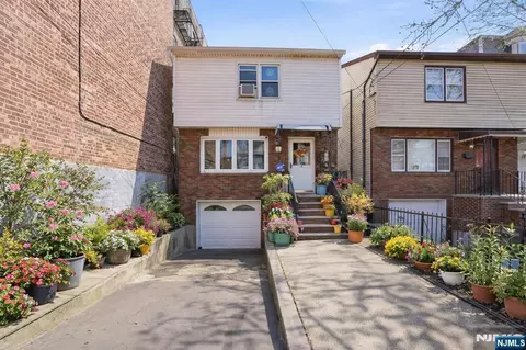 236 Garfield Ave, Jersey City, NJ 07305