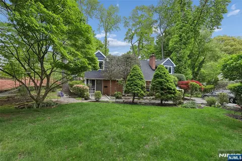 169 W Clinton Ave, Tenafly, NJ 07670