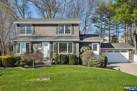 19 White Ter, Ramsey, NJ 07446