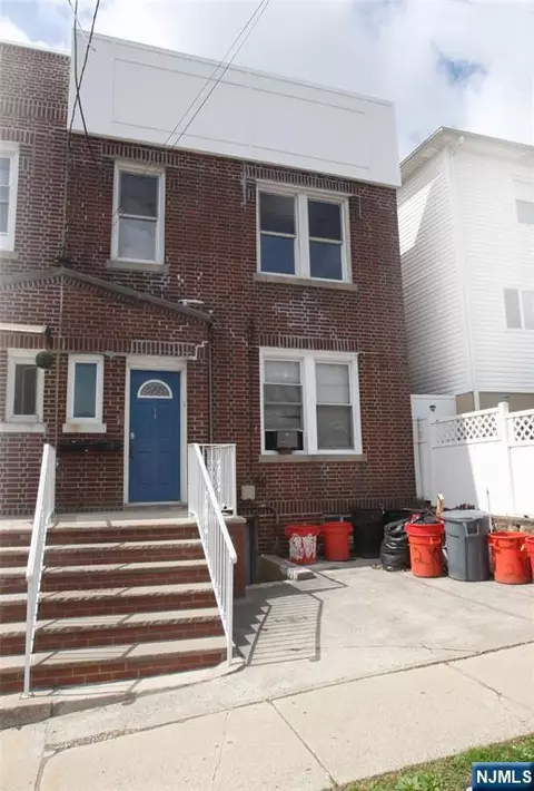 210 Day Ave, Cliffside Park, NJ 07010