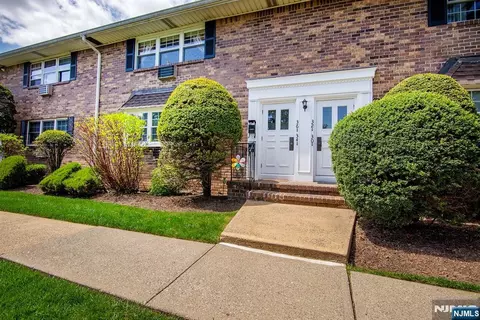 30 E Maple, Teaneck, NJ 07666 photo 1