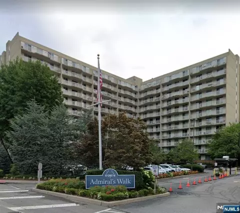 1077 River Rd #PH 13, Edgewater, NJ 07020