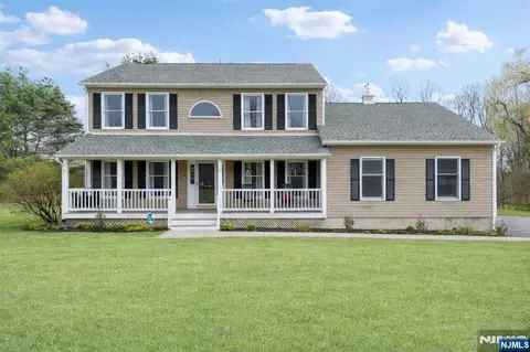 23 Northfield Dr, Sussex, NJ 07461