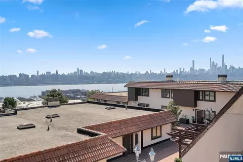 300 Gorge Rd #58, Cliffside Park, NJ 07010